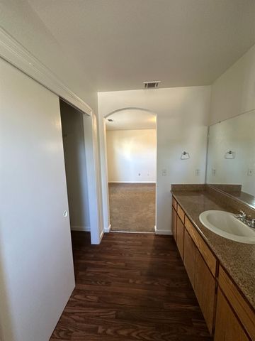2253 N San Pablo Avenue, Fresno, CA 93704