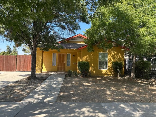 2253 N San Pablo Avenue, Fresno, CA 93704