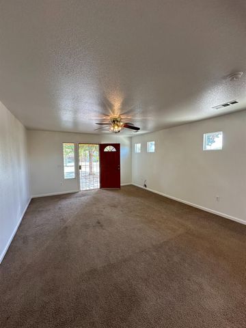 2253 N San Pablo Avenue, Fresno, CA 93704
