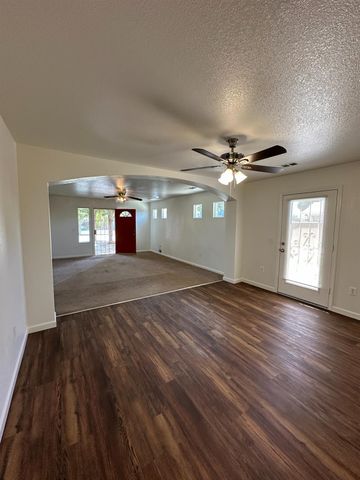 2253 N San Pablo Avenue, Fresno, CA 93704