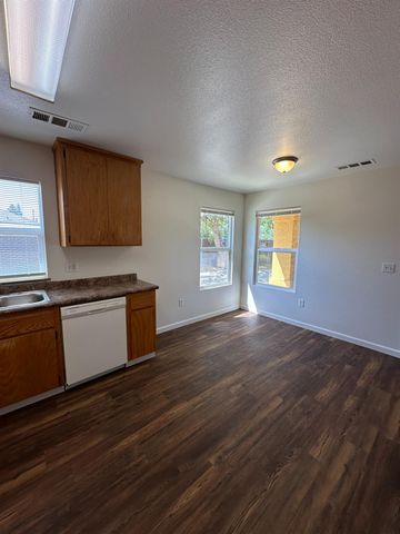 2253 N San Pablo Avenue, Fresno, CA 93704