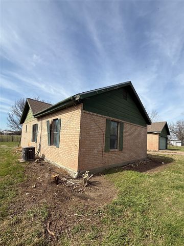 104 S Lilly Street, Kosse, TX 76653