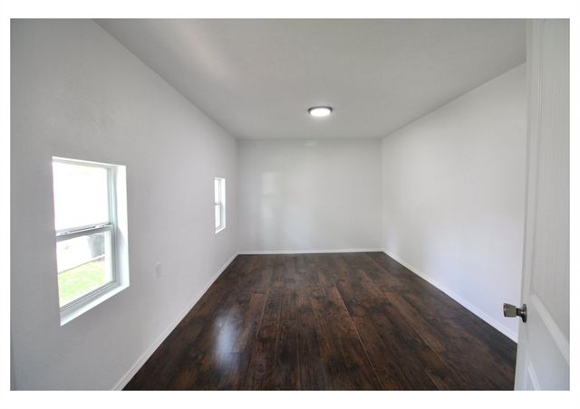 409 Robert Lee Road, Houston, TX 77009