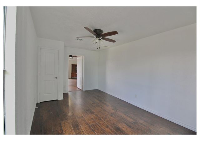 409 Robert Lee Road, Houston, TX 77009