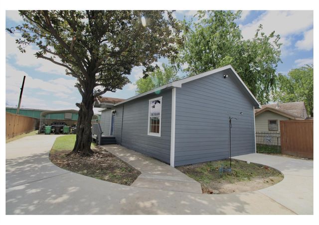 409 Robert Lee Road, Houston, TX 77009