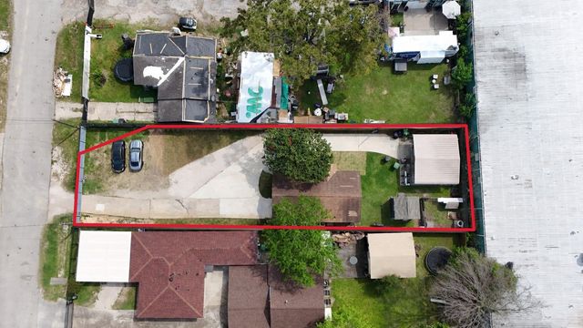 409 Robert Lee Road, Houston, TX 77009