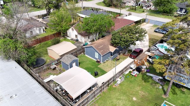 409 Robert Lee Road, Houston, TX 77009