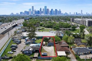 409 Robert Lee Road, Houston, TX 77009