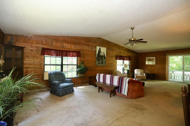 2727 Panhandle Road, Delaware, OH 43015