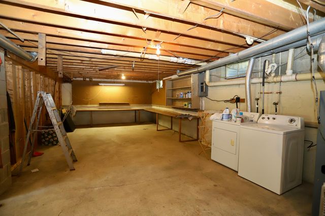2727 Panhandle Road, Delaware, OH 43015
