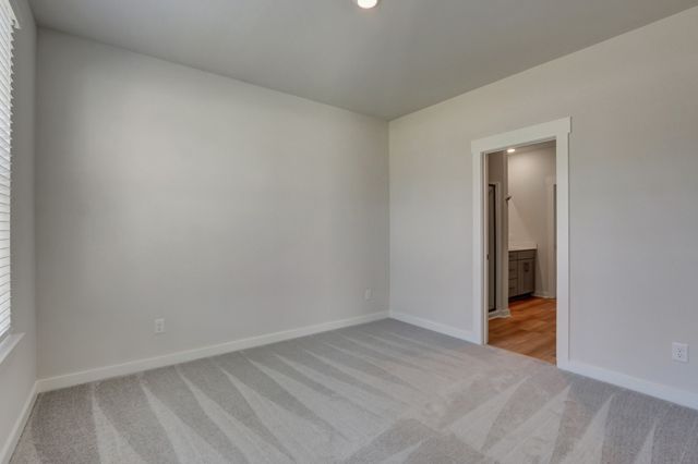 656 Birdie Dr, Spring Hill, TN 37174