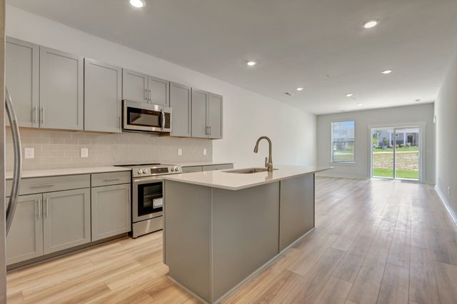 656 Birdie Dr, Spring Hill, TN 37174