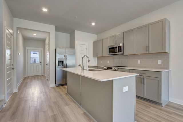 656 Birdie Dr, Spring Hill, TN 37174