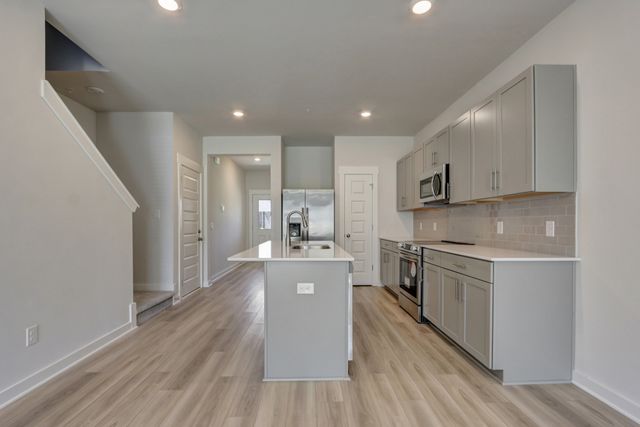 656 Birdie Dr, Spring Hill, TN 37174