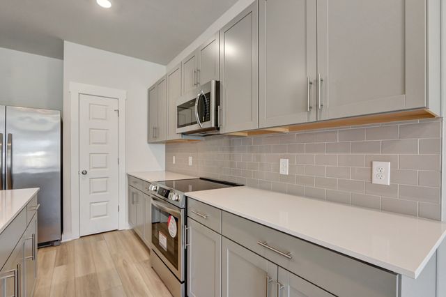 656 Birdie Dr, Spring Hill, TN 37174