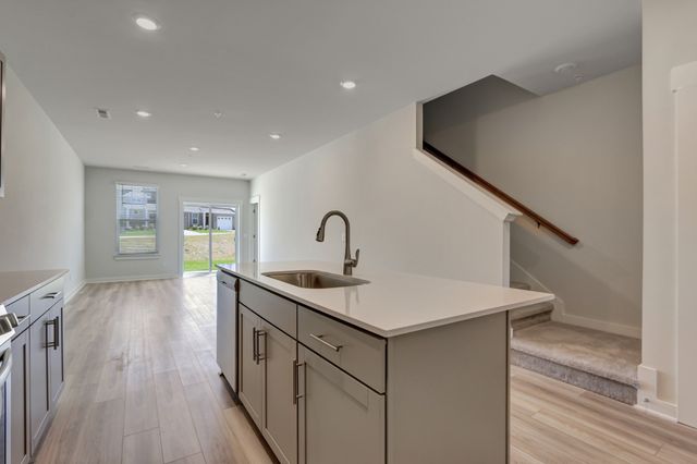 656 Birdie Dr, Spring Hill, TN 37174