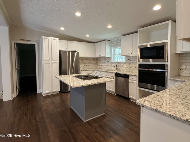 206 Tierra Lane, West End, NC 27376