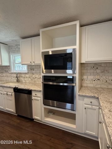 206 Tierra Lane, West End, NC 27376