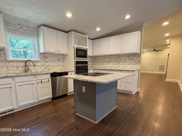 206 Tierra Lane, West End, NC 27376