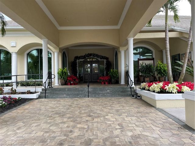 2815 Cypress Trace CIR 2-101, Naples, FL 34119