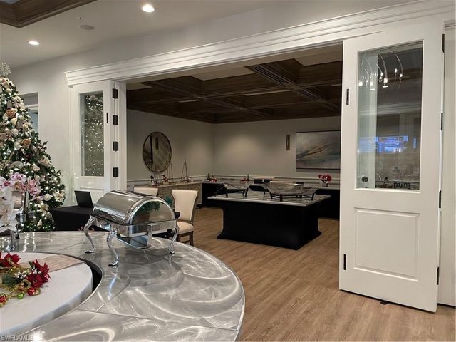 2815 Cypress Trace CIR 2-101, Naples, FL 34119