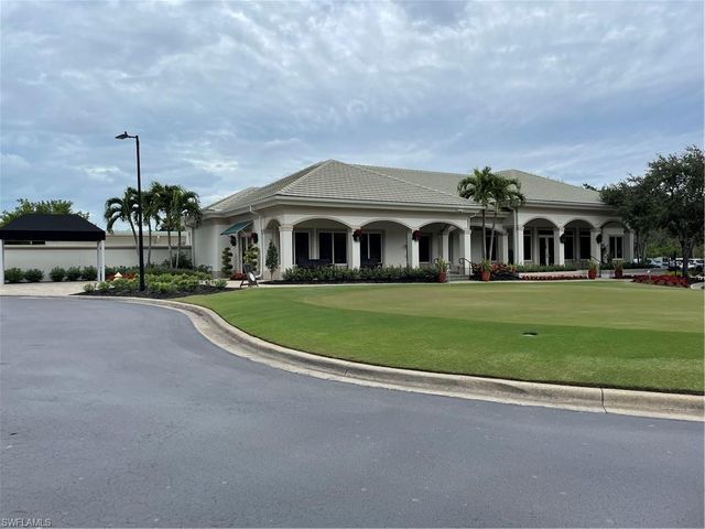 2815 Cypress Trace CIR 2-101, Naples, FL 34119