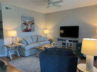 2815 Cypress Trace CIR 2-101, Naples, FL 34119