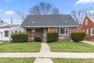 15655 SEMRAU Avenue, Eastpointe, MI 48021