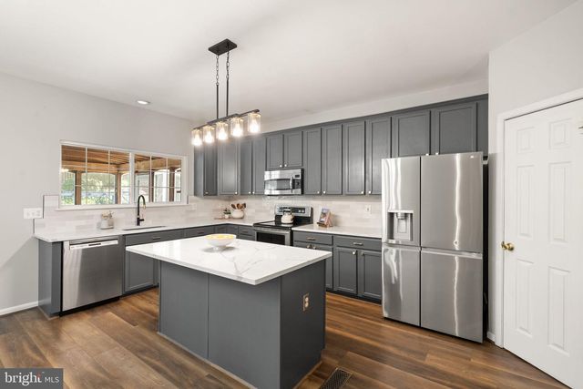 12328 GRIMSBY LN, Bristow, VA 20136