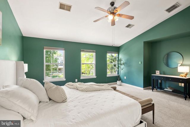 12328 GRIMSBY LN, Bristow, VA 20136