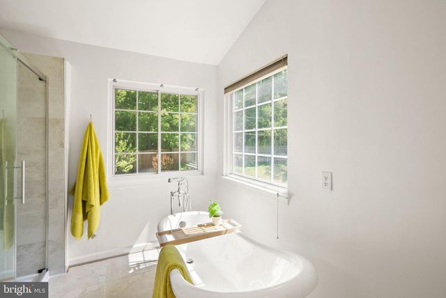 12328 GRIMSBY LN, Bristow, VA 20136