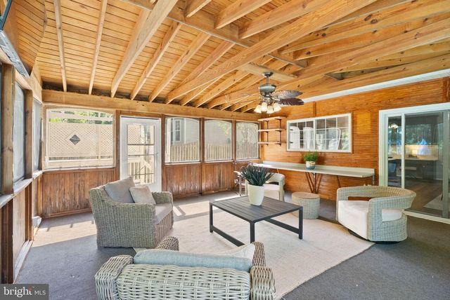 12328 GRIMSBY LN, Bristow, VA 20136