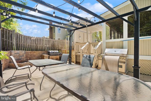 12328 GRIMSBY LN, Bristow, VA 20136