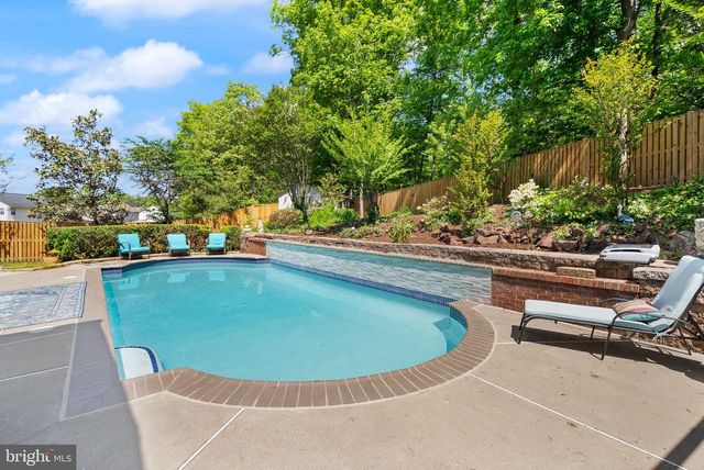 12328 GRIMSBY LN, Bristow, VA 20136