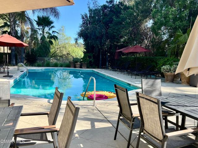 5210 Premiere Hills Drive 230, Woodland Hills, CA 91364