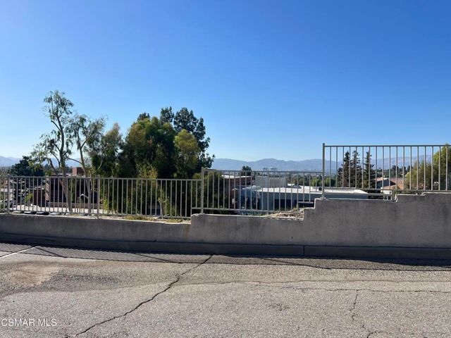 5210 Premiere Hills Drive 230, Woodland Hills, CA 91364
