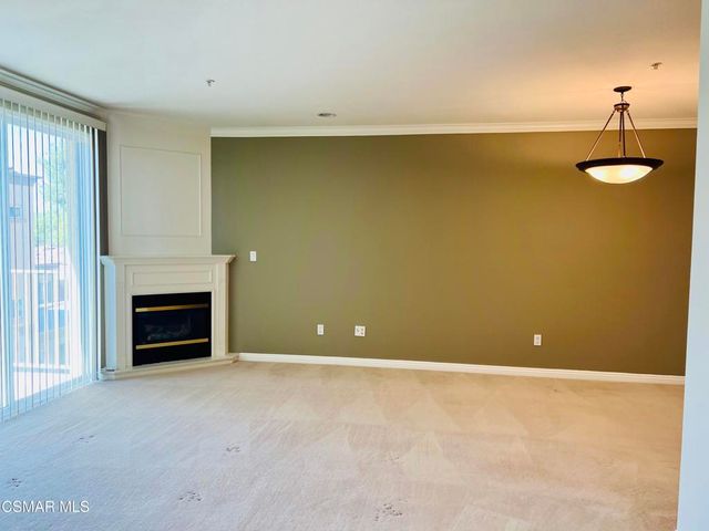 5210 Premiere Hills Drive 230, Woodland Hills, CA 91364