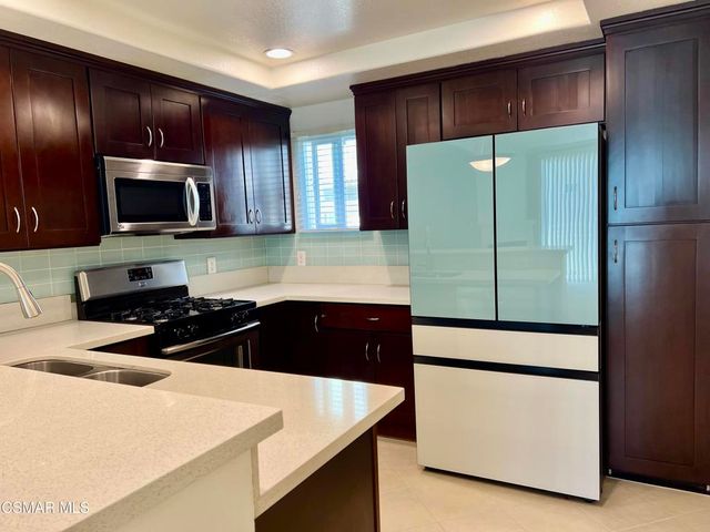 5210 Premiere Hills Drive 230, Woodland Hills, CA 91364