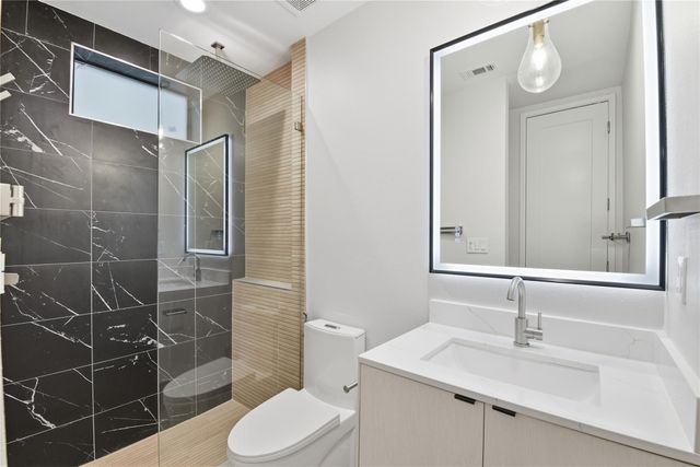 529 Memorial Heights Drive, Houston, TX 77007