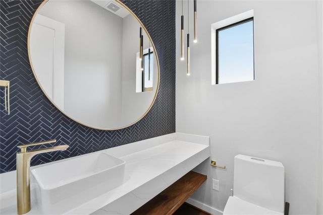 529 Memorial Heights Drive, Houston, TX 77007