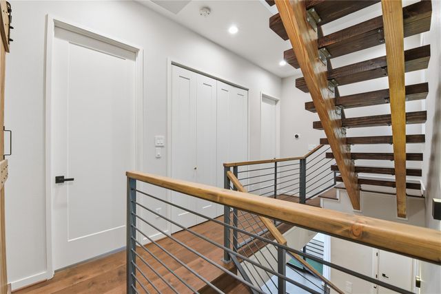 529 Memorial Heights Drive, Houston, TX 77007