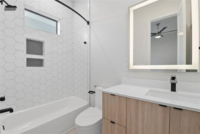 529 Memorial Heights Drive, Houston, TX 77007