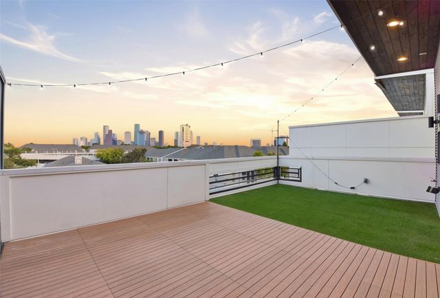 529 Memorial Heights Drive, Houston, TX 77007