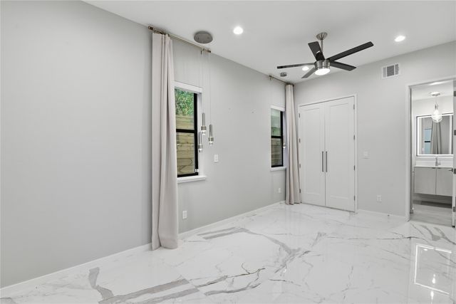 529 Memorial Heights Drive, Houston, TX 77007