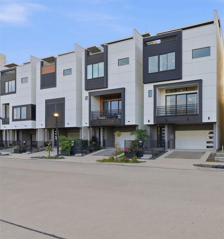 529 Memorial Heights Drive, Houston, TX 77007