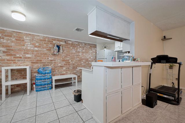 12223 Sharpview Drive, Houston, TX 77072