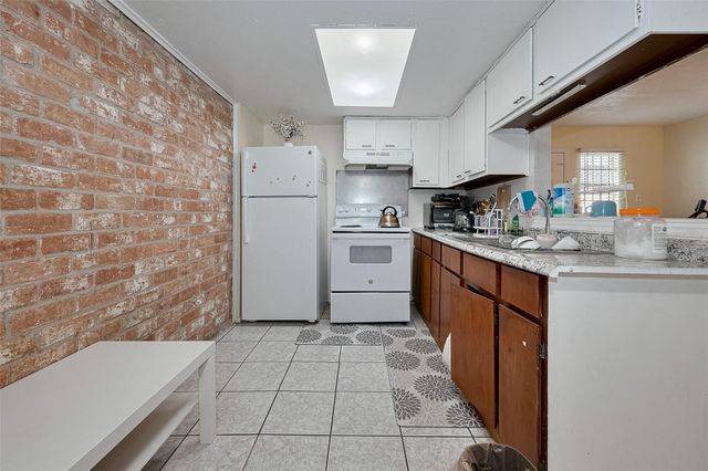 12223 Sharpview Drive, Houston, TX 77072