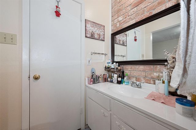 12223 Sharpview Drive, Houston, TX 77072