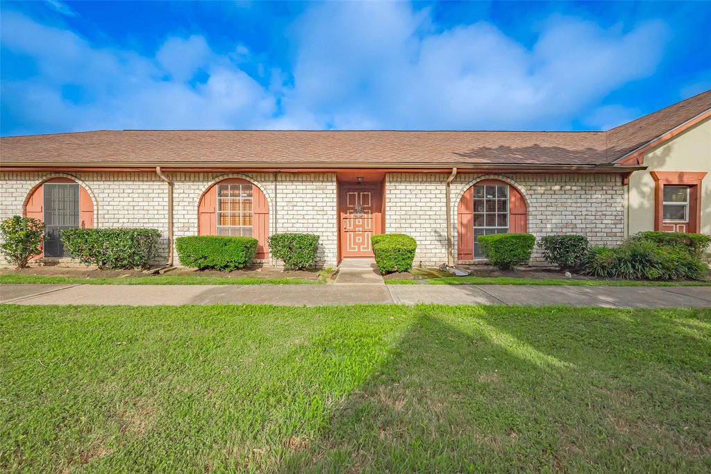 12223 Sharpview Drive, Houston, TX 77072