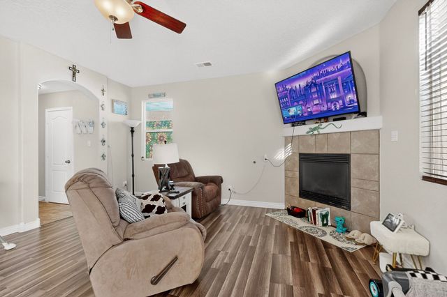 720 Rain Lily Road SW, Los Lunas, NM 87031